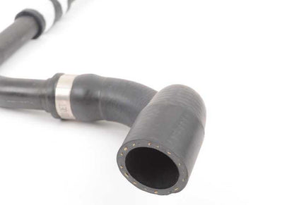 Tubo OEM 64216919107 per la pompa dell'acqua ausiliaria e la valvola BMW X5 E53 Riscaldamento. BMW di riserva originale.
