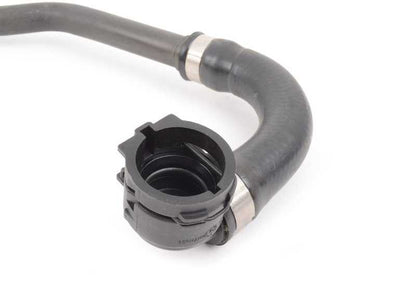 Tubo OEM 64216919107 per la pompa dell'acqua ausiliaria e la valvola BMW X5 E53 Riscaldamento. BMW di riserva originale.