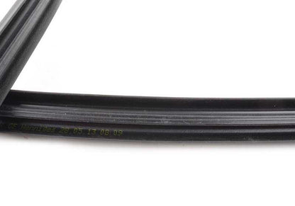 Junta del compartimento motor delantero OEM 51767060562 para BMW E81, E82, E87, E87N, E88. Original BMW.