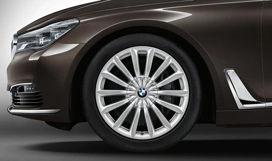 Juego de llantas y neumáticos de invierno V-Spoke 620 19" OEM 10026647B para BMW G32 (620d, 620d xDrive, 630d). Con neumáticos Runflat Pirelli Winter Sottozero 3. Original BMW.