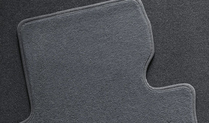 Alfombrillas de velours delanteras y traseras OEM 51478204020 para BMW Serie 5 E39 Berlina y Touring. Original BMW.