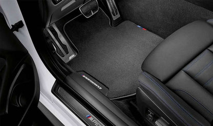 Juego de alfombrillas M Performance OEM 51475A14E76 para BMW G22 (420d, 420i, 430d, 430i, versiones xDrive). Original BMW. Diseño deportivo, acabado premium y ajuste perfecto para interior.