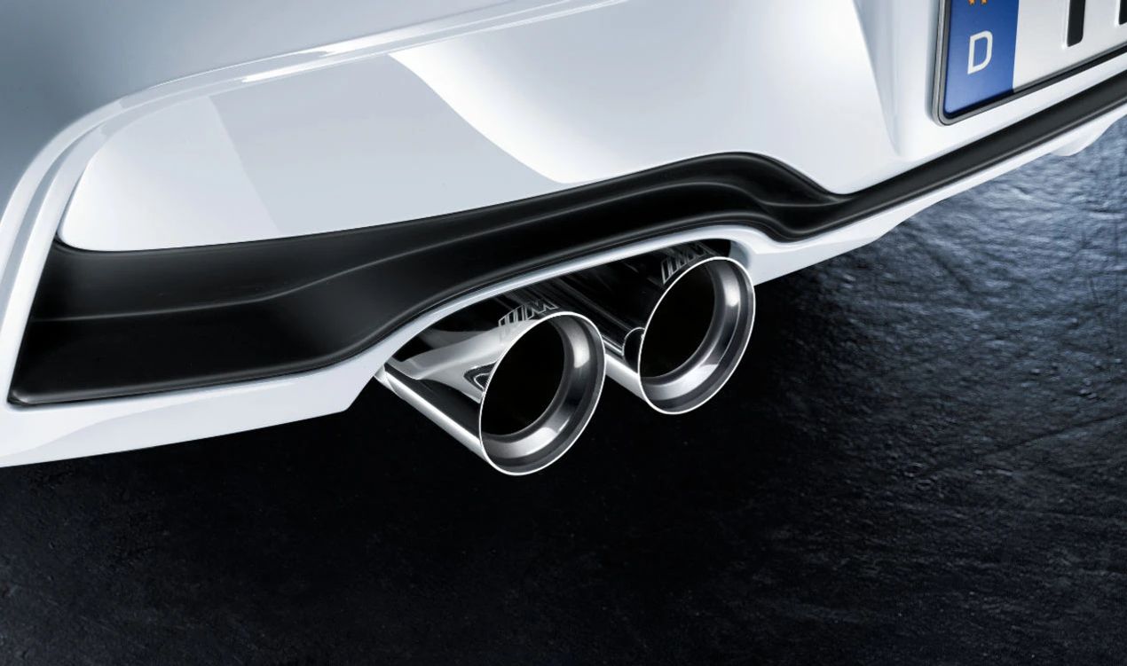 Guarnição de tubo de escape para BMW F30, F31, F32, F33, F36 (OEM 18302296889). BMW original