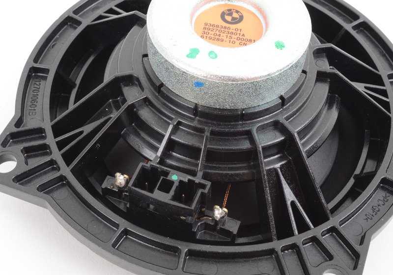 Altavoz central sistema Top HiFi OEM 65139368386 para BMW F10, F10N, F11, F11N, F18, F18N, F12, F12N, F13, F13N. Altavoz original para interiores sistema de sonido. Original BMW.