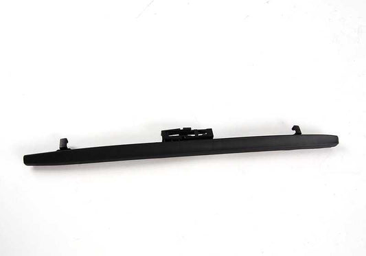 Spoiler de limpiaparabrisas izquierdo OEM 61618162985 para BMW E39 (520d, 520i) con motor M47 o M52. Compatible con modelos del 01/1996 al 09/2003. Recambio original BMW.
