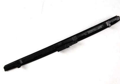 Spoiler de limpiaparabrisas izquierdo OEM 61618162985 para BMW E39 (520d, 520i) con motor M47 o M52. Compatible con modelos del 01/1996 al 09/2003. Recambio original BMW.