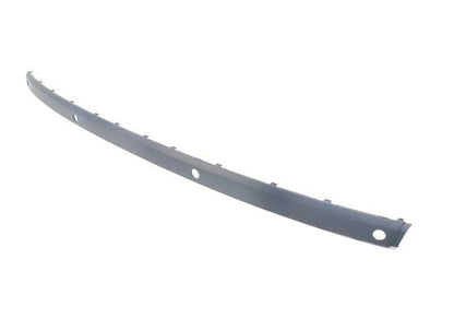 Moldura central paragolpes trasero imprimada OEM 51127142223 para BMW E65 y E66. Original BMW.