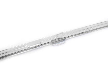 Challe de parent gauche embelliant avec BMW E65, E66 (OEM 51127135587). BMW d'origine.