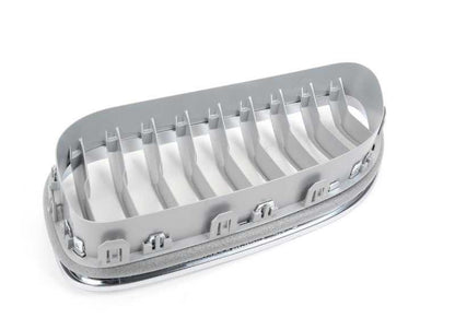 Rejilla decorativa delantera derecha OEM 51137370392 para BMW F06, F12, F13. Original BMW.