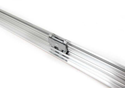 Moldagem cromo Superior Framework Left Door da frente OEM 51337072885 Para BMW E60 e E61. BMW original.