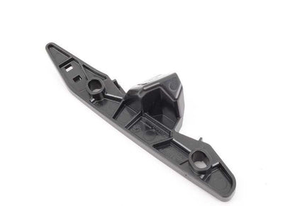 Soporte inferior izquierdo lateral delantero OEM 51117293803 para BMW F34 318d. Compatible con modelos de 2013 a 2020. Pieza original BMW.