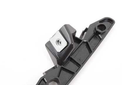 Soporte inferior izquierdo lateral delantero OEM 51117293803 para BMW F34 318d. Compatible con modelos de 2013 a 2020. Pieza original BMW.