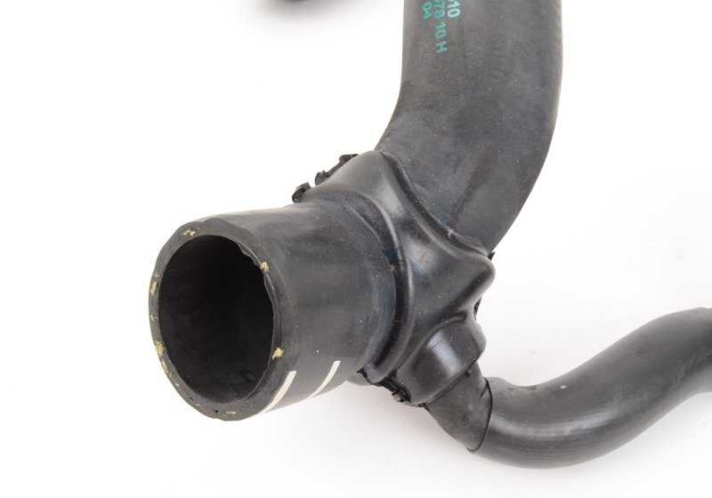 Manguera de refrigerante OEM 11537628010 para BMW F22, F23, F87, F30, F32, F33, F36. Original BMW.