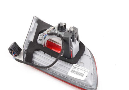 Piloto trasero derecho maletero OEM 63217162304 para BMW E93 (Serie 3 Cabrio). Original BMW.