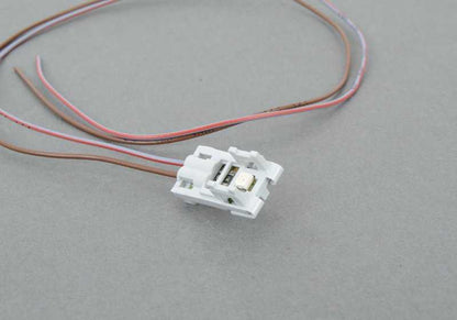 Módulo LED para luz de guantera OEM 63319243260 para BMW F25, F26. Pieza original BMW, compatible con X3 y X4 según modelo y año. Ideal para sustituir la luz interior de la guantera.