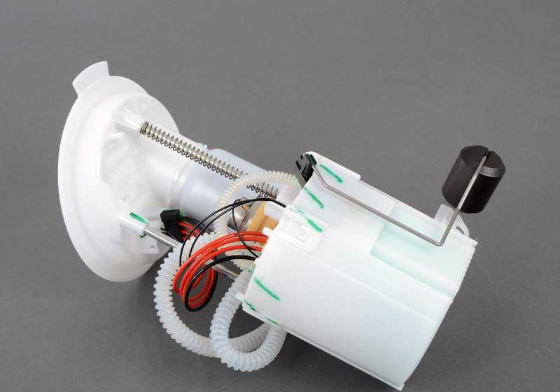Bomba de combustible OEM 16112284693 para BMW F87 M2, F80 M3, F82 M4, F83 M4. Compatible con versiones CS y Competition. Original BMW.