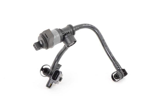 Válvula de ventilação do tanque com tubo para BMW F22, F23, F87, F87N, F30, F34, F32, F33, F36, F07, F10, F06, F12, F13, F01N, F02N, F25, F26, E70N, F15, E71, F16 (OEM 13907636156). BMW originais.