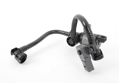 Válvula de ventilação do tanque com tubo para BMW F22, F23, F87, F87N, F30, F34, F32, F33, F36, F07, F10, F06, F12, F13, F01N, F02N, F25, F26, E70N, F15, E71, F16 (OEM 13907636156). BMW originais.