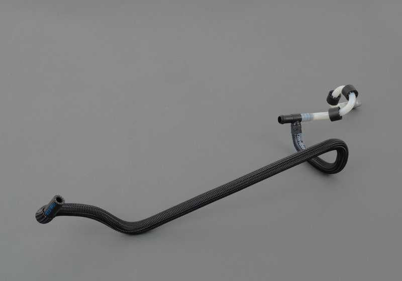 Tubería de retorno de combustible OEM 13537806962 para BMW E70, E70N, E71. Original BMW.