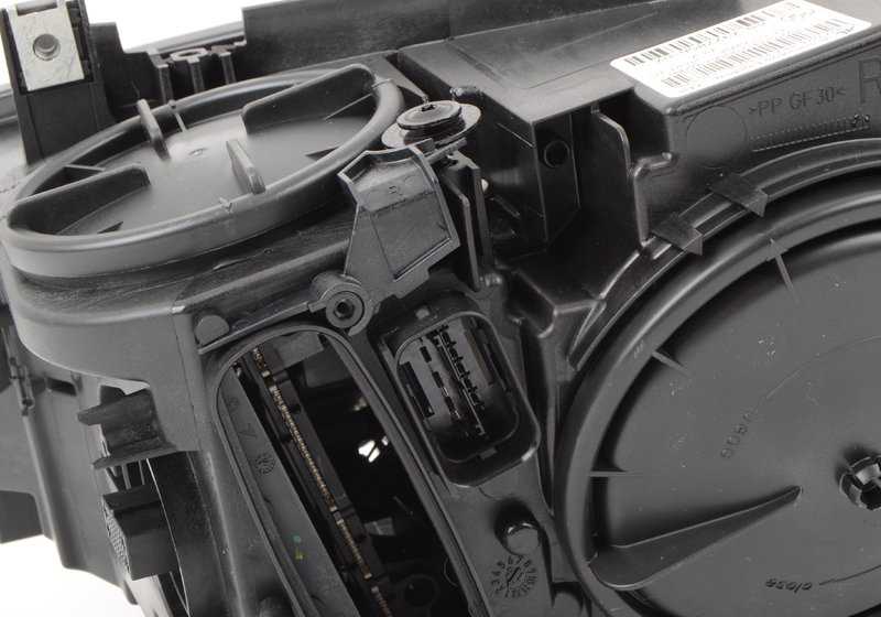 Faro delantero derecho LED AHL OEM 63117377856 para BMW F80 (M3) y BMW F32 (428i, 430i y xDrive). Compatible con modelos de 2013 a 2018. Recambio original BMW.
