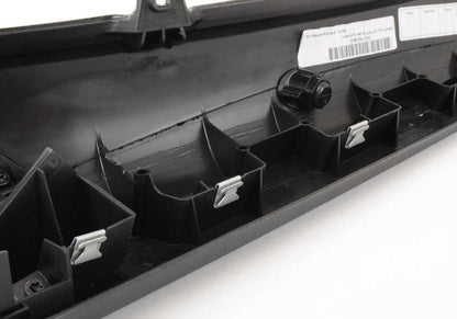 Revestimiento lateral trasero izquierdo superior para BMW E46 (OEM 51438240785). Original BMW