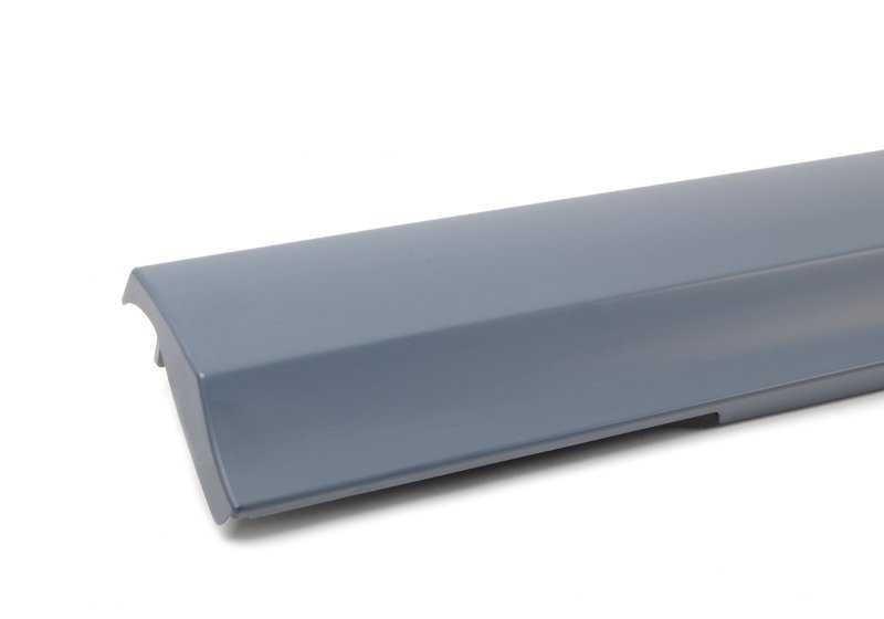 Moldura lateral derecha imprimada OEM 51777202654 para BMW E90, E91. Original BMW.