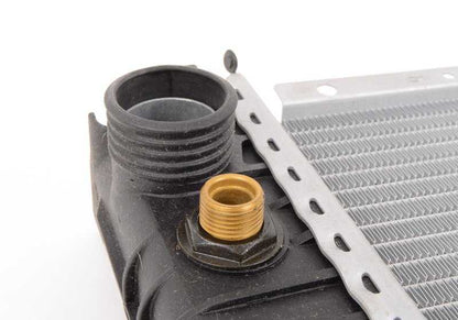 Radiador con enfriador de aceite de transmisión OEM 17112241913 para BMW E30 (316, 316i, 318i, 320i, 325e, 325i, M3). Original BMW