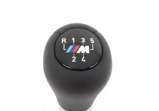 Pomo de cambio de marchas en cuero con placa M/5 velocidades OEM 25117896031 para BMW Serie 3 E46. Original BMW.