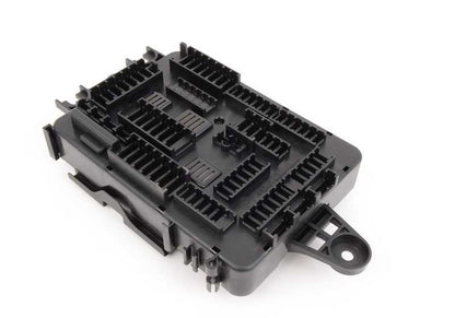 Distribuidor eléctrico trasero OEM 61149259466 para BMW F20, F21, F22, F23, F87, F30, F31, F34, F80, F32, F33, F36, F82, F83, F15, F85, F16, F86. Original BMW.