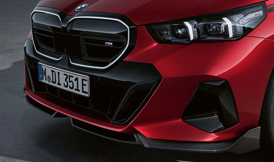 Labio delantero M Performance carbono OEM 51115A6FE85 para BMW Serie 5 G60 y G61 (desde 07/2023 con paquete M Sport o M Aerodinámico). Aporta un estilo deportivo. Pieza original BMW.