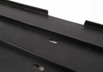 Tapa embellecedora OEM 51111960279 para BMW E36 316i y 316g (modelos con motor M40 y M43, manual y automático). Original BMW.