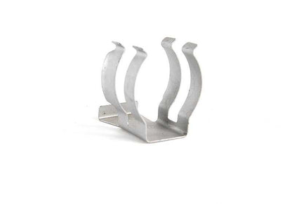 Clip de sujeción OEM 11151747972 para BMW E34, E39, E32, E38, E31. Pieza original BMW para sistema de ventilación del motor u otras fijaciones. Ideal para mantenimiento y restauración.