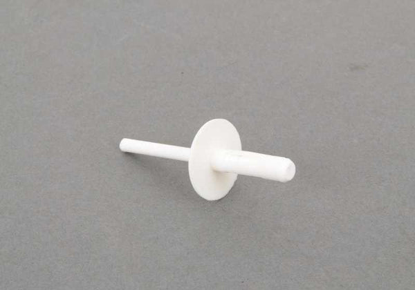 Remache de expansión blanco OEM 07147391324 para BMW E30, E36, E46, E90, E91, E92, E93, E60, E61, E63, E64, E65, E66, E67, E38, E39, E53, E83, E84, F01, F02, F03, F04, F10, F11, F12, F13, F20, F21, F22, F23, F30, F31, F32, F33, F34, F36, F80, F87, G