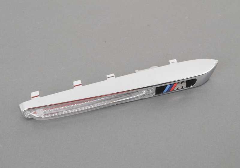 Intermitente lateral derecho con embellecedor M OEM 51657218422 para BMW X5 E70. Pieza original BMW.