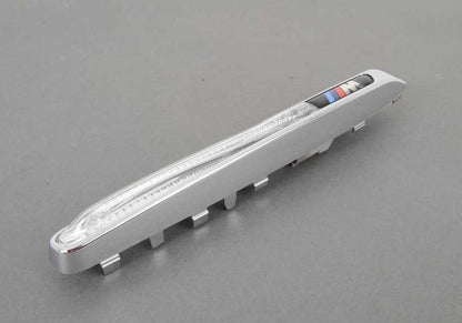 Intermitente lateral derecho con embellecedor M OEM 51657218422 para BMW X5 E70. Pieza original BMW.
