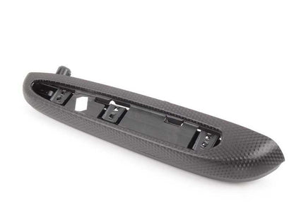 Posto posteriore sinistro Finito Cubo nero in alluminio OEM 51437901791 per BMW E46 {316CI, 318CI} compatibile. BMW originale.