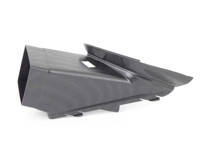 Additional air duct OEM 51747224683 for BMW E70 (XDRive30D, XDRive40D, XDRive50i, M50D). Compatible with models made between 2010 and 2013. Original replacement BMW.
