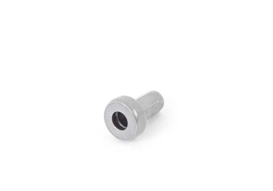 Tuerca remachada ciega con reborde OEM 07147121926 para BMW E60, E61, E63, E64. Compatible con modelos 520d con motor M47S. Pieza original BMW.
