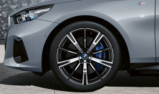 Llantas de aleación M diseño estrella 938 de 20" OEM 36115A324E7 para BMW Serie 5 G60 (520d, 520i, 523d) tracción trasera y xDrive. Original BMW.