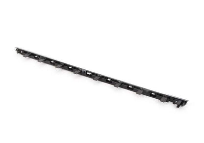 Moldura decorativa trasera derecha OEM 51427393478 para BMW F30, F31. Original BMW.