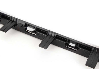 Moldura decorativa trasera derecha OEM 51427393478 para BMW F30, F31. Original BMW.