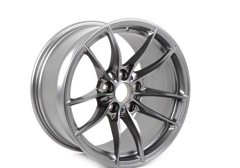 Llanta trasera 18" M V-Spoke 513 OEM 36112284751 para BMW F80, F82, F83. Compatible con versiones M3 y M4. Acabado plata metálico. Original BMW.