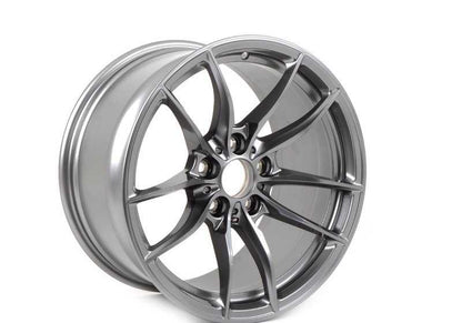 Llanta trasera 18" M V-Spoke 513 OEM 36112284751 para BMW F80, F82, F83. Compatible con versiones M3 y M4. Acabado plata metálico. Original BMW.