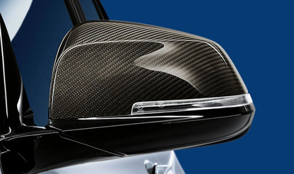 Tapa de retrovisor exterior M Performance carbono izquierdo OEM 51162211905 para BMW Serie 1 F20, F21; Serie 2 F22, F23; Serie 3 F30, F31; Serie 4 F32, F33; X1 E84... y más. Original BMW.