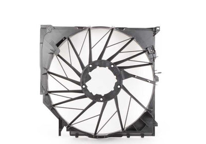 Carcasa del ventilador OEM 17113442096 para BMW X3 E83 (2.0d, 2.0sd, 2.5i, 2.5si) modelos fabricados entre 2004 y 2010. Recambio original BMW.
