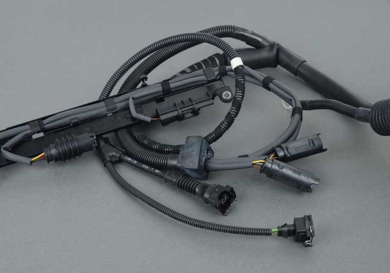 Cablaggio del motore e modulo di trasmissione OEM 12517831756 per BMW E46. Sostituzione BMW originale.