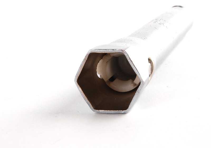 Llave para bujías OEM 71111179745 para BMW E21, E30, E12, E28, E34, E24, E23, E32. Herramienta original BMW incluida en el juego de herramientas pequeños.