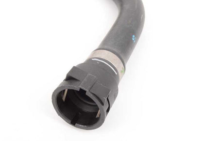 Manguera de retorno refrigerante OEM 11531705225 para BMW E39 520i con motor M52. Compatible con modelos fabricados entre 1996 y 2003. Recambio original BMW.