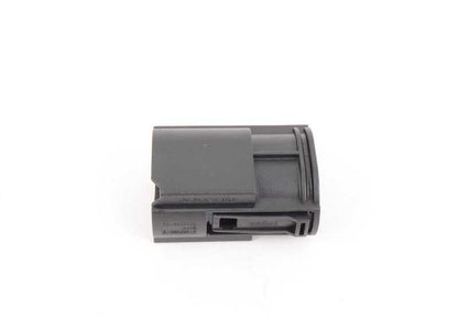 Conector de carcasa OEM 61138352552 para BMW E39, E65, E66. Original BMW.