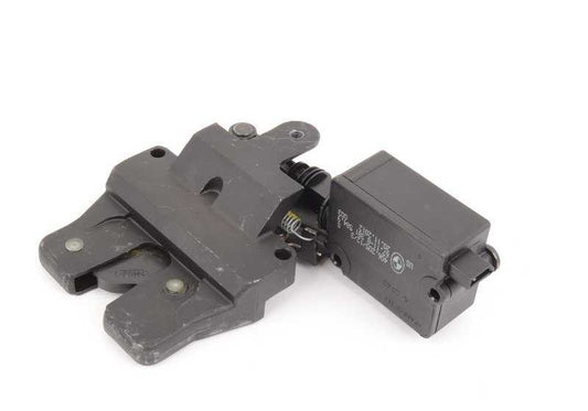 Cierre maletero OEM 51248238466 para BMW E39. Recambio original BMW. Ideal si no abre o cierra bien el portón trasero.